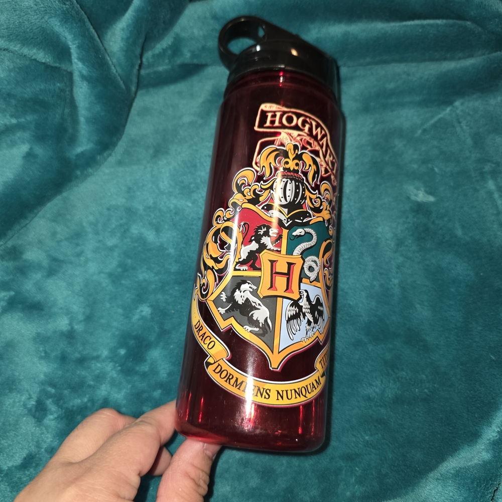 Hogwarts Crest Red Water Bottle